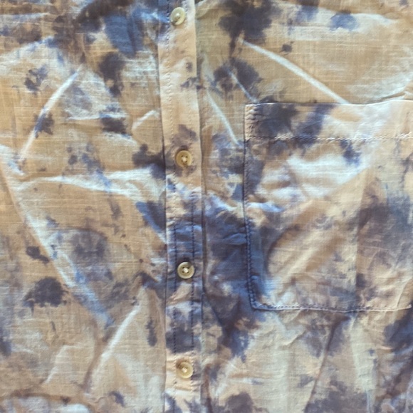 Pilcro Anthropology tie-dye button down. Brand new never worn size medium. - Picture 4 of 10